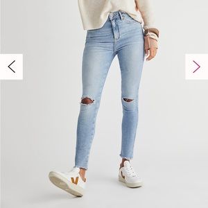 Perfect Resell bundle - 2 pairs Free People Jeans.